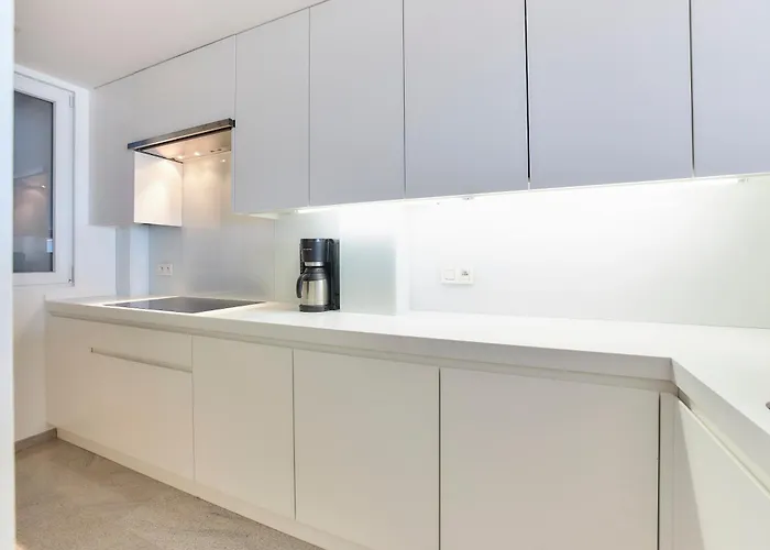 Lecomte - The Shoreline 74 아파트